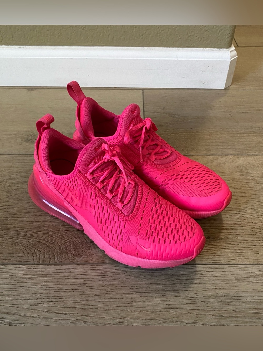 Nike Air Max 270 Hyper Pink
